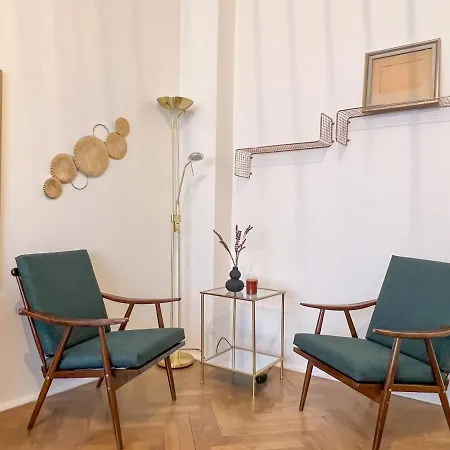 96m2 Of Comfort And Style: 4bd In Old Town *