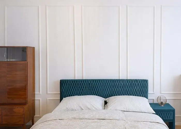 96m2 Of Comfort And Style: 4bd In Old Town Apartment Bratislava