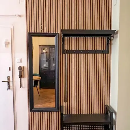 Apartment 96m2 Of Comfort And Style: 4bd In Old Town *