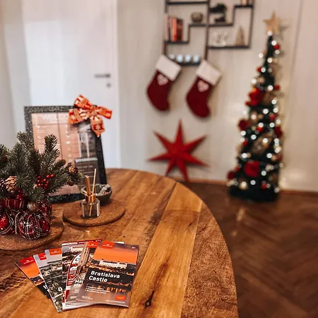 96m2 Of Comfort And Style: 4bd In Old Town * Pressburg