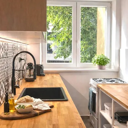 Daire 96m2 Of Comfort And Style: 4bd In Old Town Bratislava