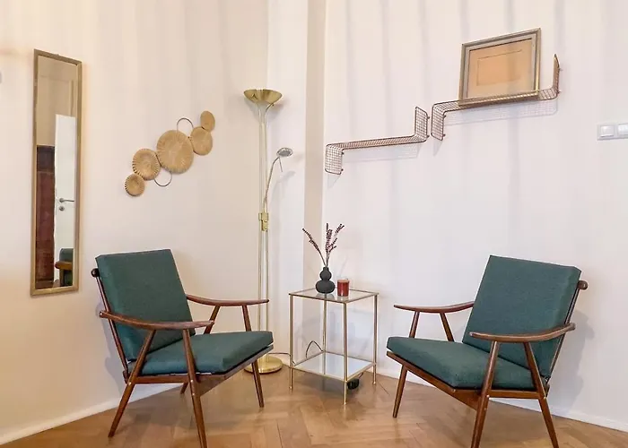 96m2 Of Comfort And Style: 4bd In Old Town *