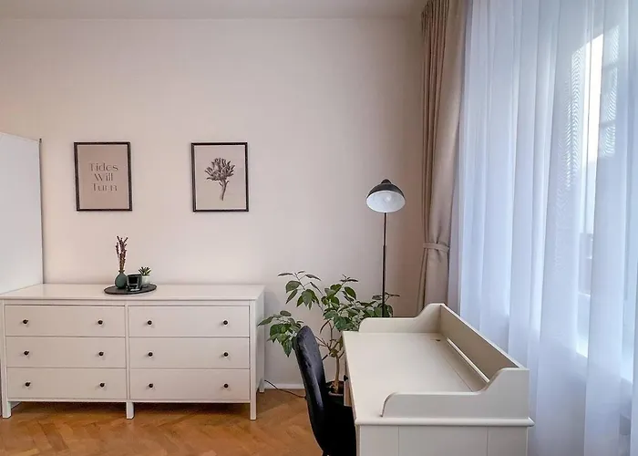 Daire 96m2 Of Comfort And Style: 4bd In Old Town Bratislava